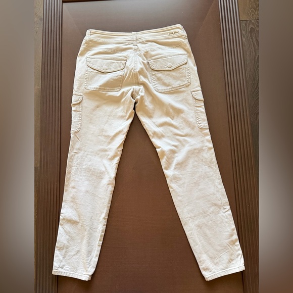 Stylish Cream Ankle & Cropped Women Jeans - Picture 2 of 3